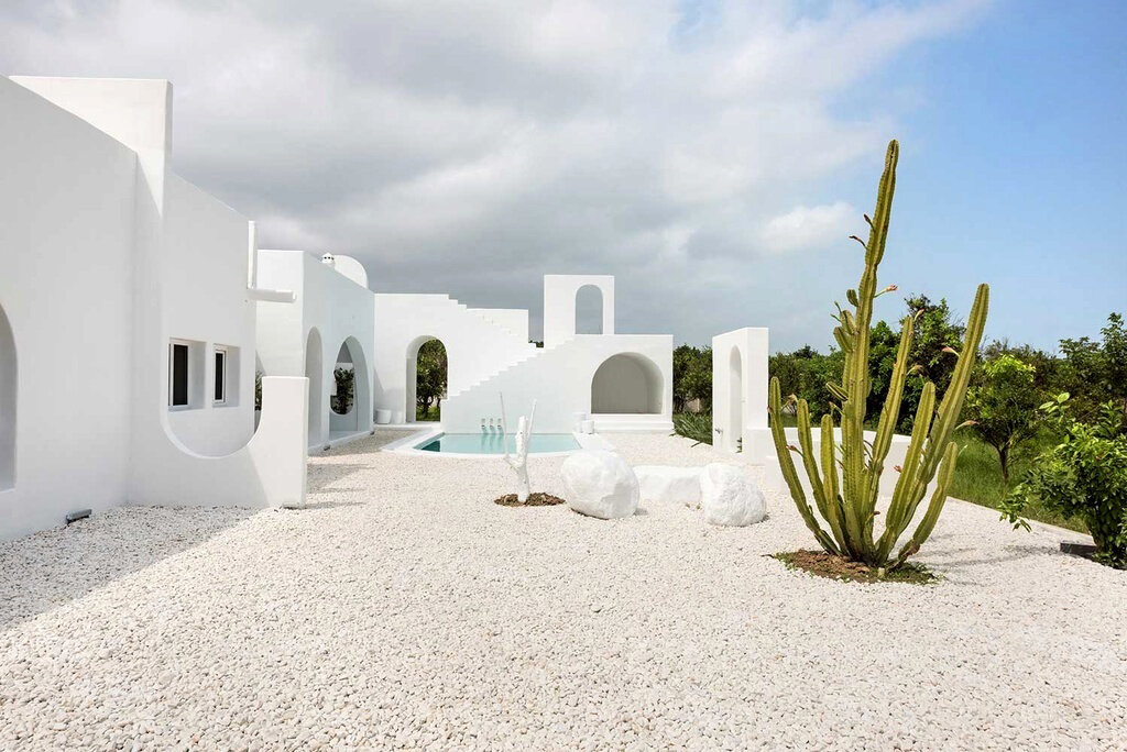 طراحی متفاوت یک ویلا در تنکابن به سبک معماری یونانی+ تصاویر