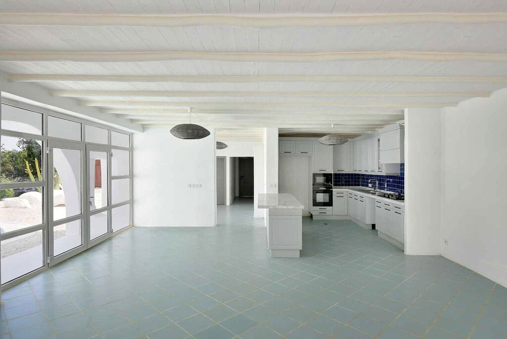 طراحی متفاوت یک ویلا در تنکابن به سبک معماری یونانی+ تصاویر