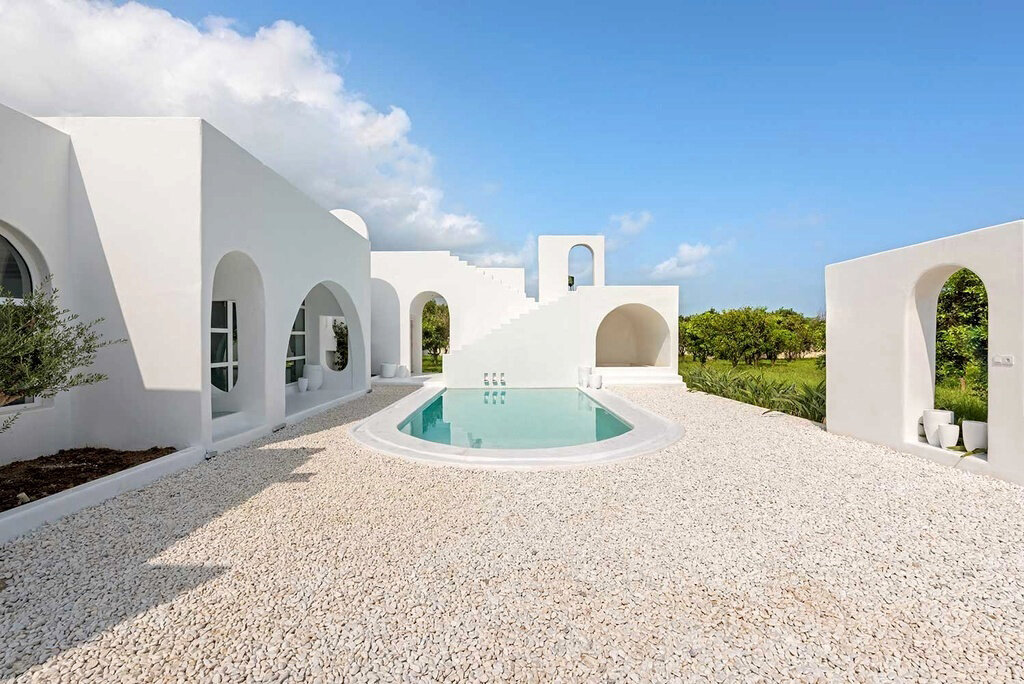 طراحی متفاوت یک ویلا در تنکابن به سبک معماری یونانی+ تصاویر