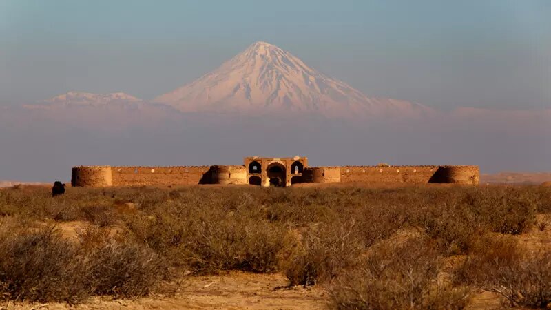 جذاب ترین کاروانسرای ایران؛ کاروانسرای دیر گچین قم به جا مانده از دوره ساسانی