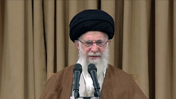 کف زدن های حاضران بعد شنیدن جمله خاصی از رهبر شهید + ویدئو | روایتی از ضربه فنی شدن اسرائیل در طوفان‌الاقصی