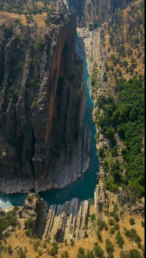 پای سیاه شیطان را اینجا تماشا کنید + فیلم