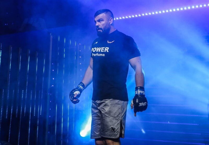 لحظه تسلیم علیاکبری در برابر اسطوره جوجیتسو جهان | تصاویر