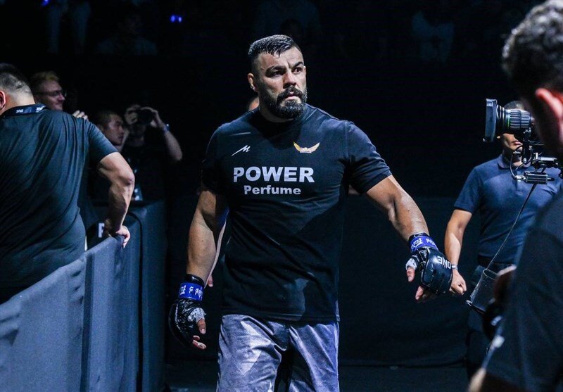 لحظه تسلیم علیاکبری در برابر اسطوره جوجیتسو جهان | تصاویر