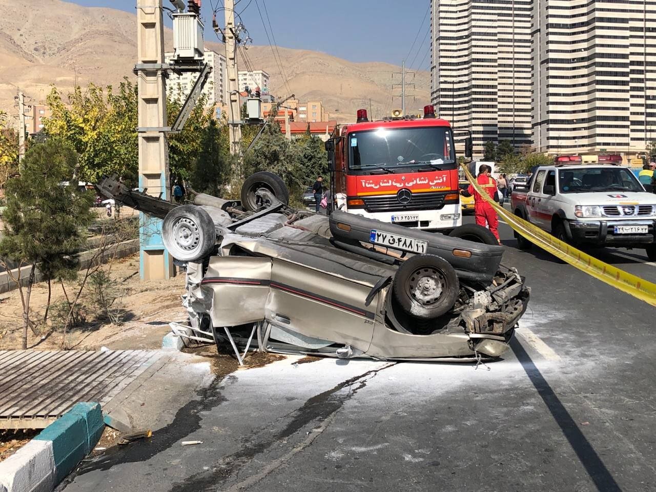 جزئیات تصادف ۴ کیلومتری در بزرگراه اردستانی | انتقال ۱۳ مصدوم به مراکز درمانی