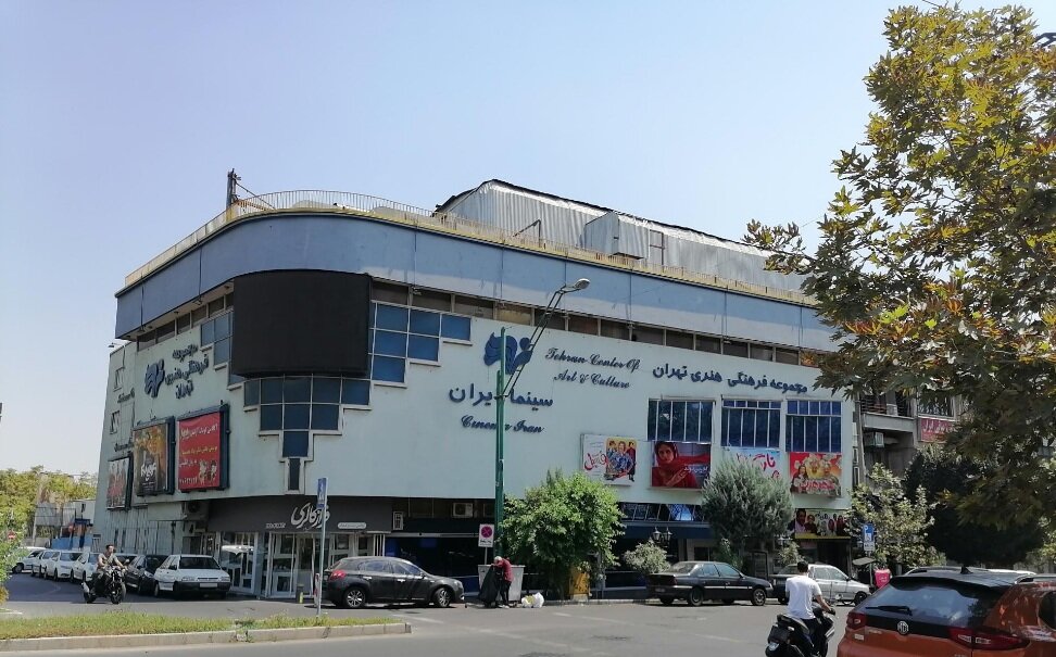 سینماهای خیابان شریعتی از قدیمی ترین سینماهای تهران هستند | ققنوس های برخواسته از آتش