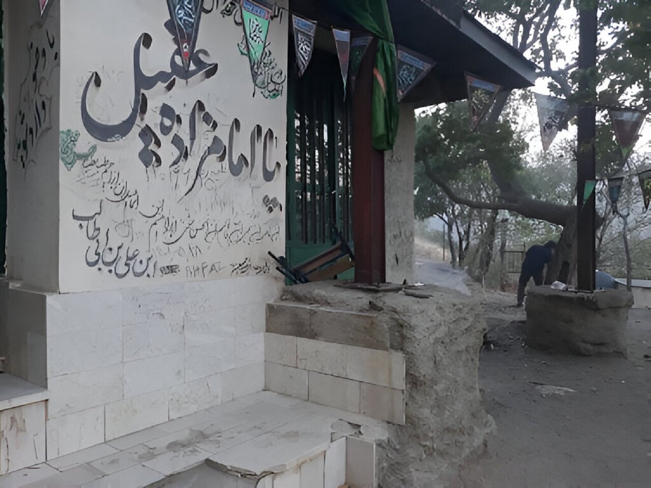 امامزادههایی ساده، اما پر از معنویت در کن