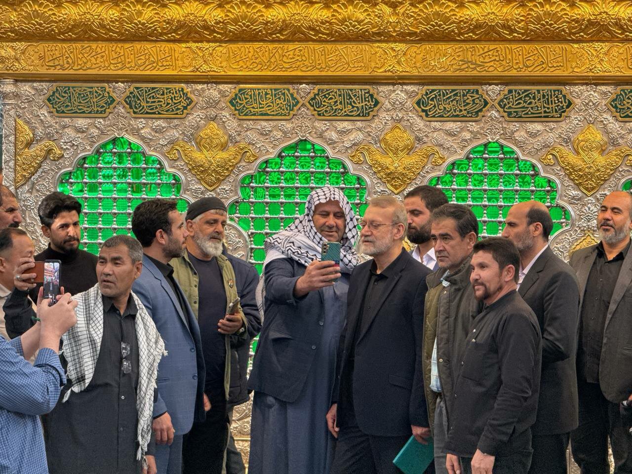 علی لاریجانی در حرم حضرت زینب (س)