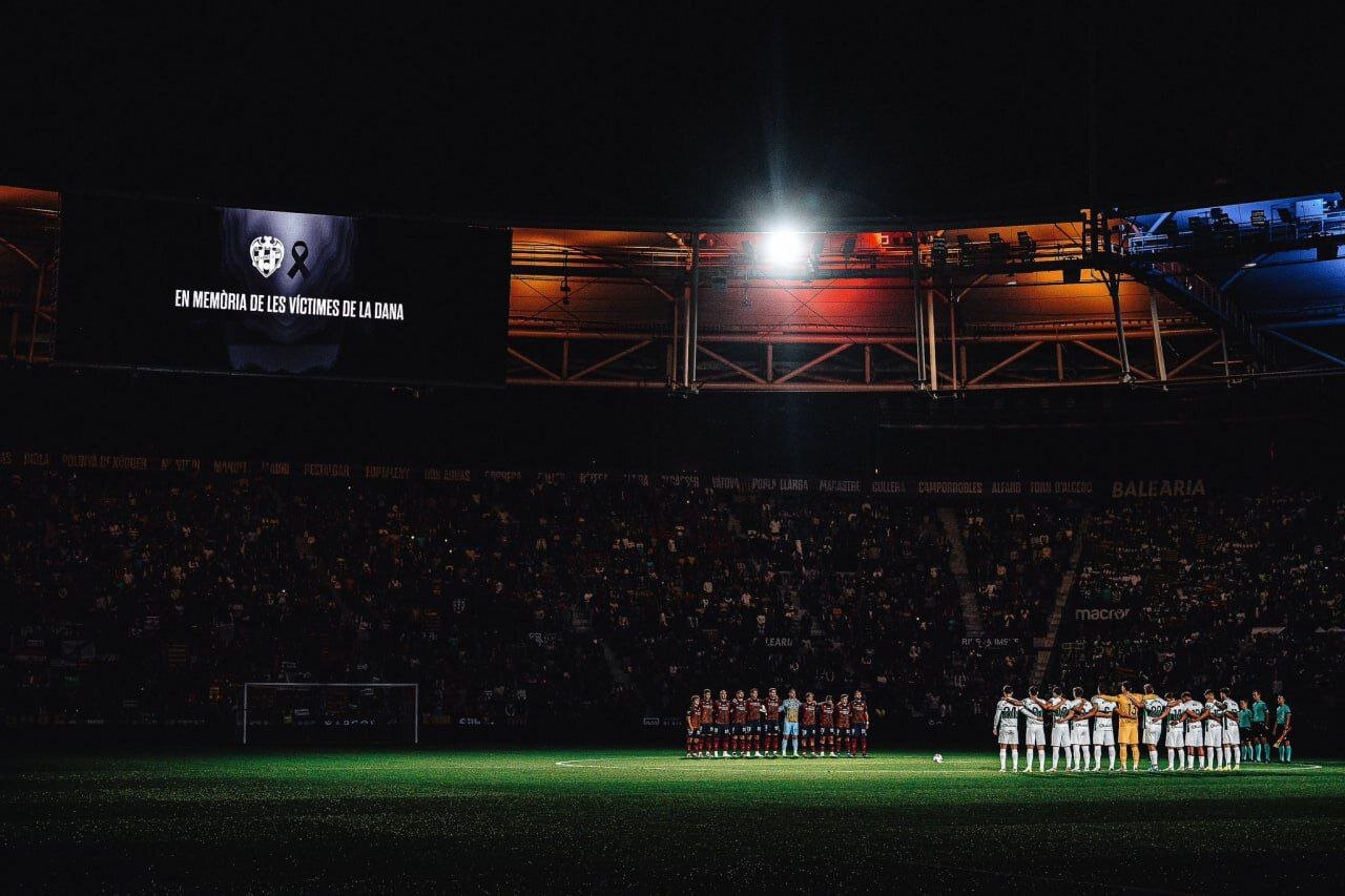 گلمالی پیراهن لوانته برای ادای احترام به قربانیان سیل والنسیا | تصاویر