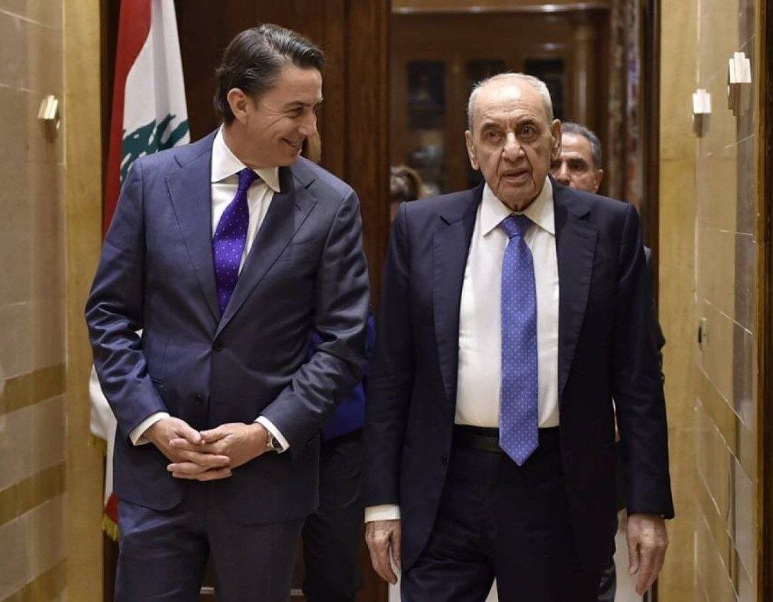 کاربران لبنانی درحال مقایسه این دو قاب هستند؛ تفاوت زبان بدن «نبیه برّی» بعد از دو دیدار!