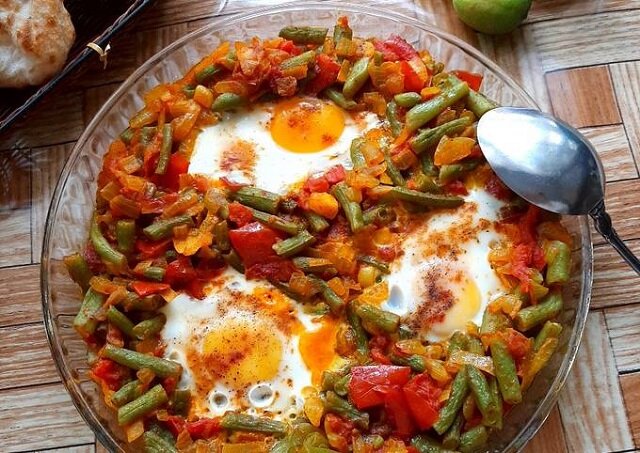 نرگسی لوبیا سبز؛ یک غذای بدون گوشت و ارزان اما مقوی + طرز تهیه