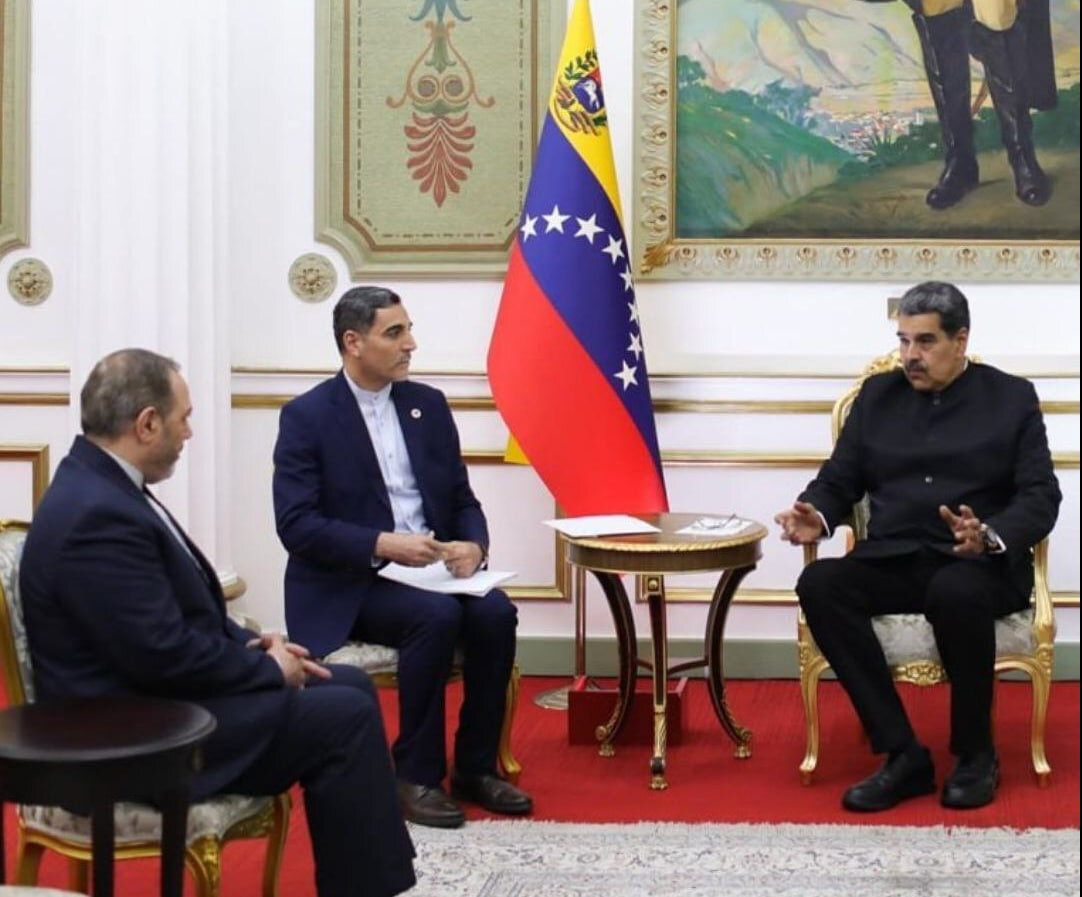 دیدار وزیر دفاع با مادورو + تصاویر