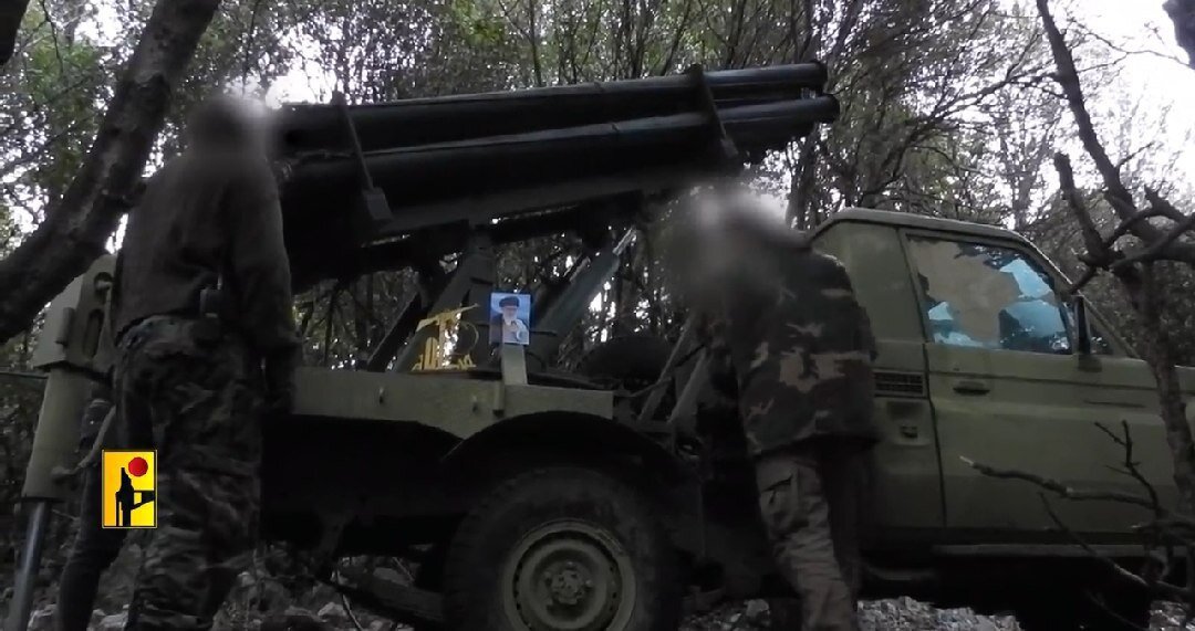 تصویر رهبر انقلاب بر روی خودروی ویژه حزب الله