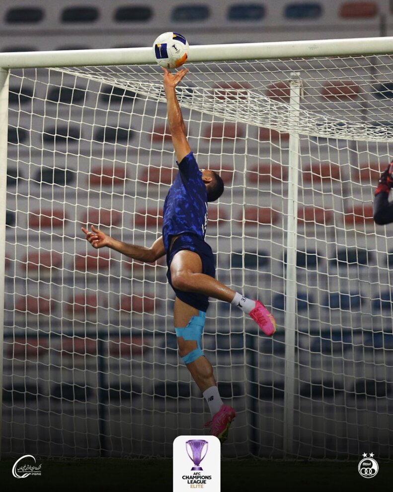 استقلال از دروازهبان جدید خود رونمایی کرد + عکس