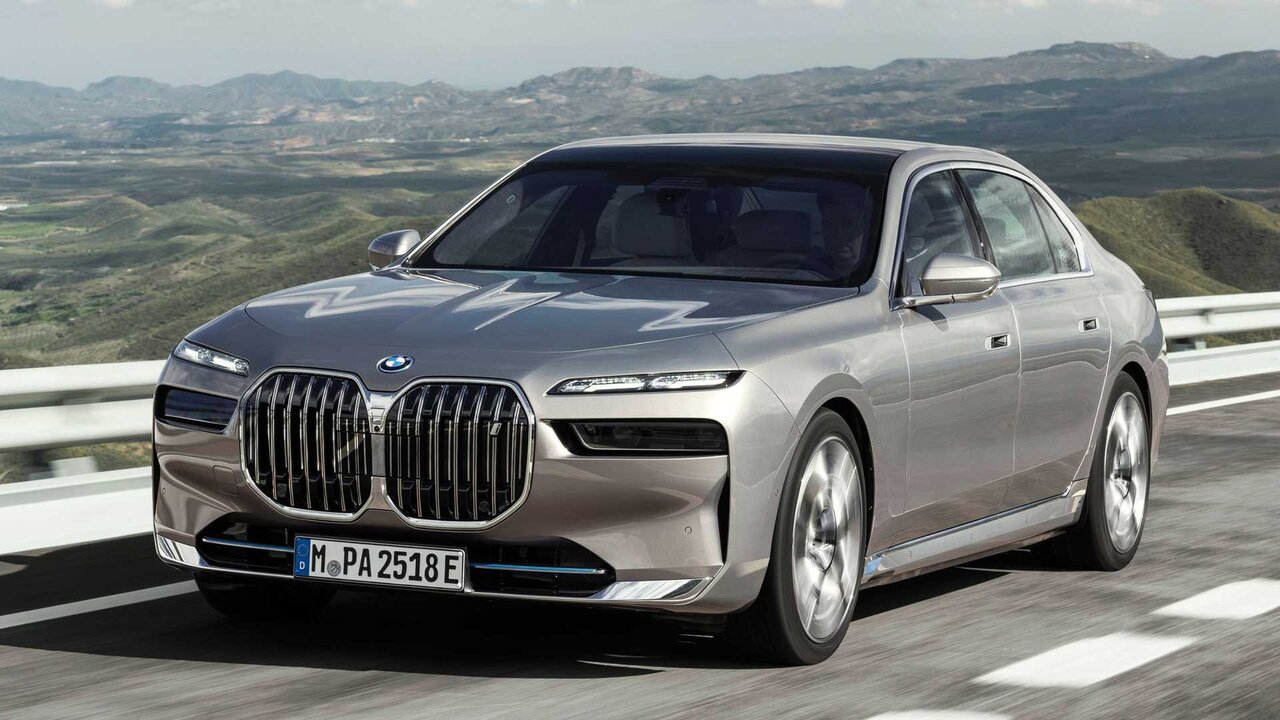 خودروی BMW سری ۷