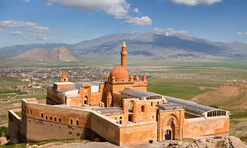 ۱۰ مورد از جاهای دیدنی جاده ابریشم؛ جاده ای که به سمت تاریخ و فرهنگ می رود