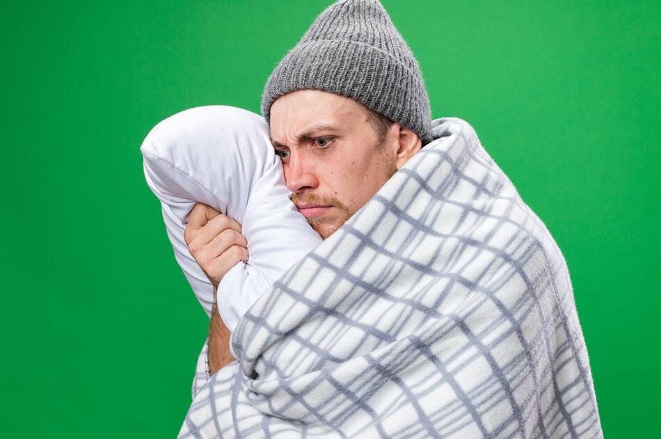 نزله یا زکام چیست؟ علائم و روشهای درمان