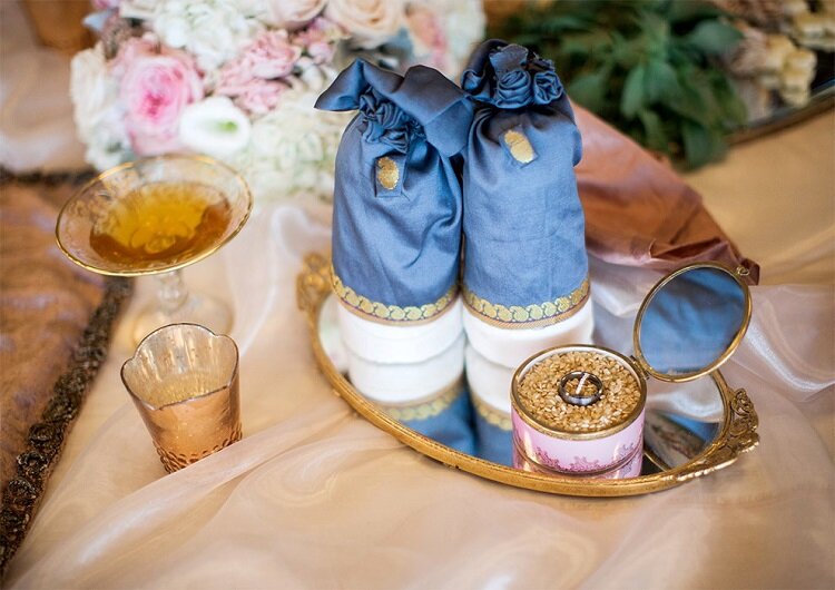 فلسفه وسایل سفره عقد چیست؟