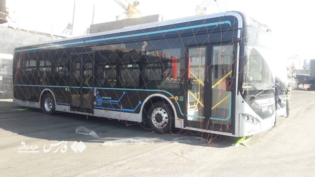 اتوبوسهای برقی شهرداری تهران در گمرک بندرعباس | تصاویر