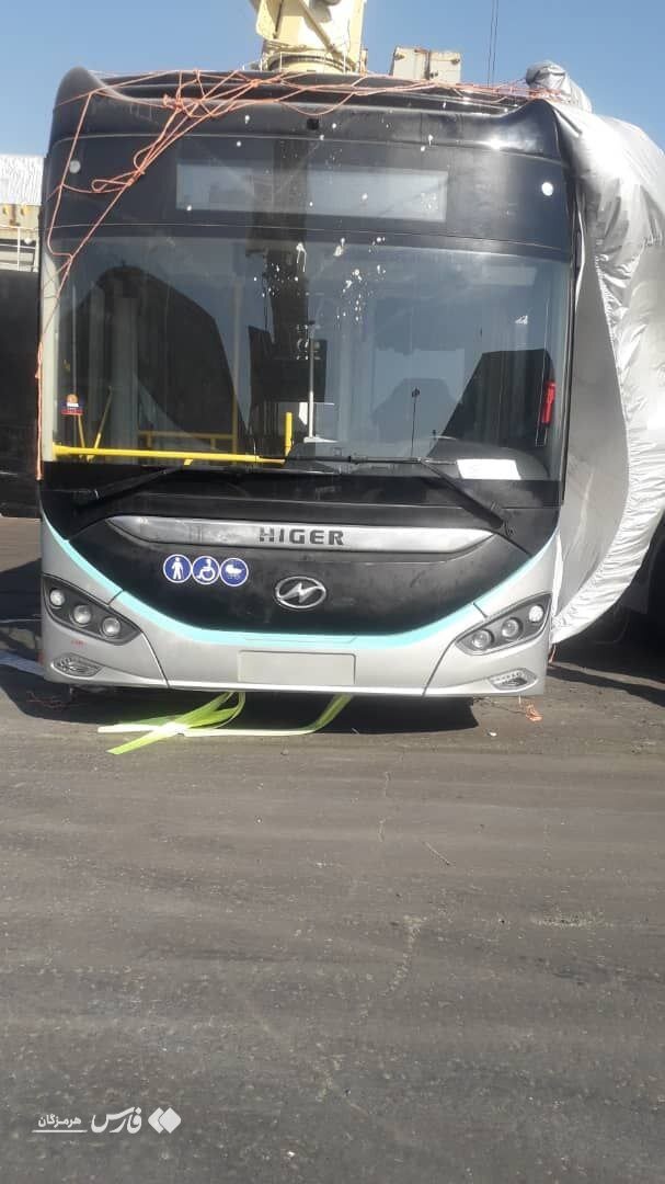 اتوبوسهای برقی شهرداری تهران در گمرک بندرعباس | تصاویر