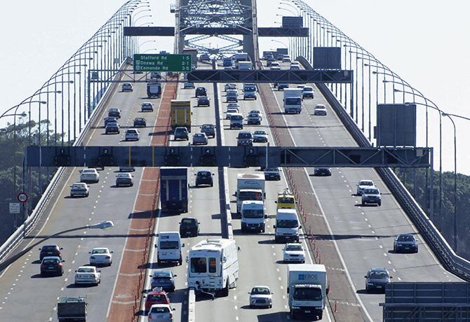 چطور در برخی کشورها بزرگراههاپهن و باریک میشوند