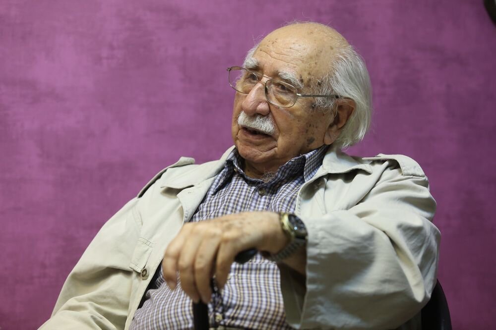 بنیانگذار ادیان و عرفان تطبیقی در ایران را بهتر بشناسید | اندیشمندی با ۲۰۰ عنوان کتاب