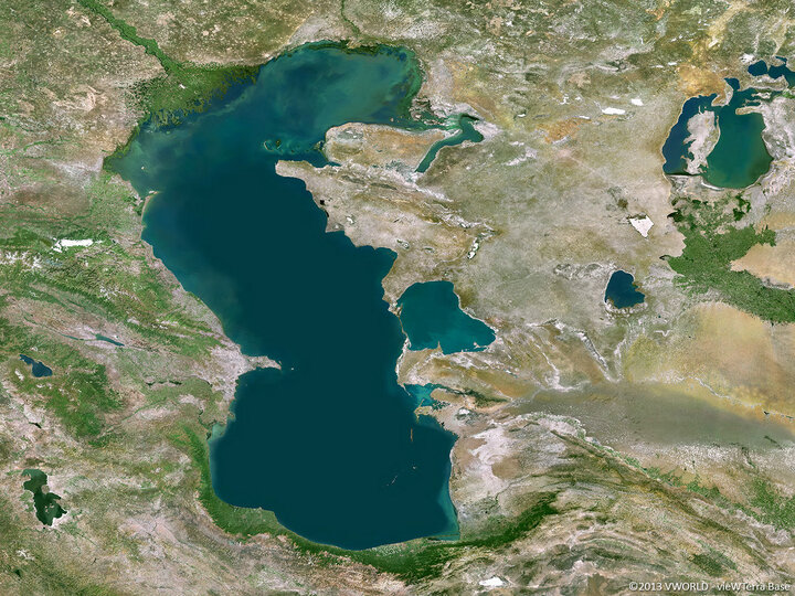 تصاویری زیبا از تهران و دریای خزر در کنار هم | این همنیشینی جذاب را از پنجره یک هواپیما ببینید + فیلم