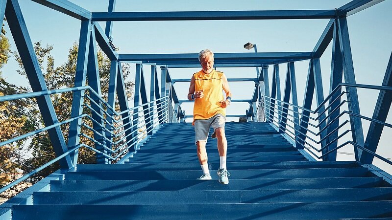 اگر به جای آسانسور با پله بالا بروید چه میشود؟