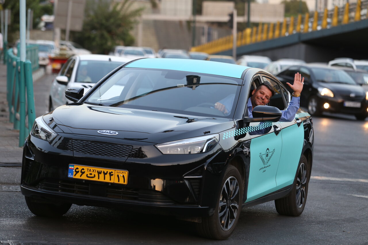 تاکسیگردی در تهران قدیم | عکس های کمتر دیده شده از تاکسی های قدیمی تهران