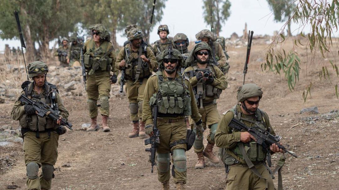 لحظه حملات اسرائیل به سوریه + ویدئو | تصاویری از استقرار تانکها در دمشق