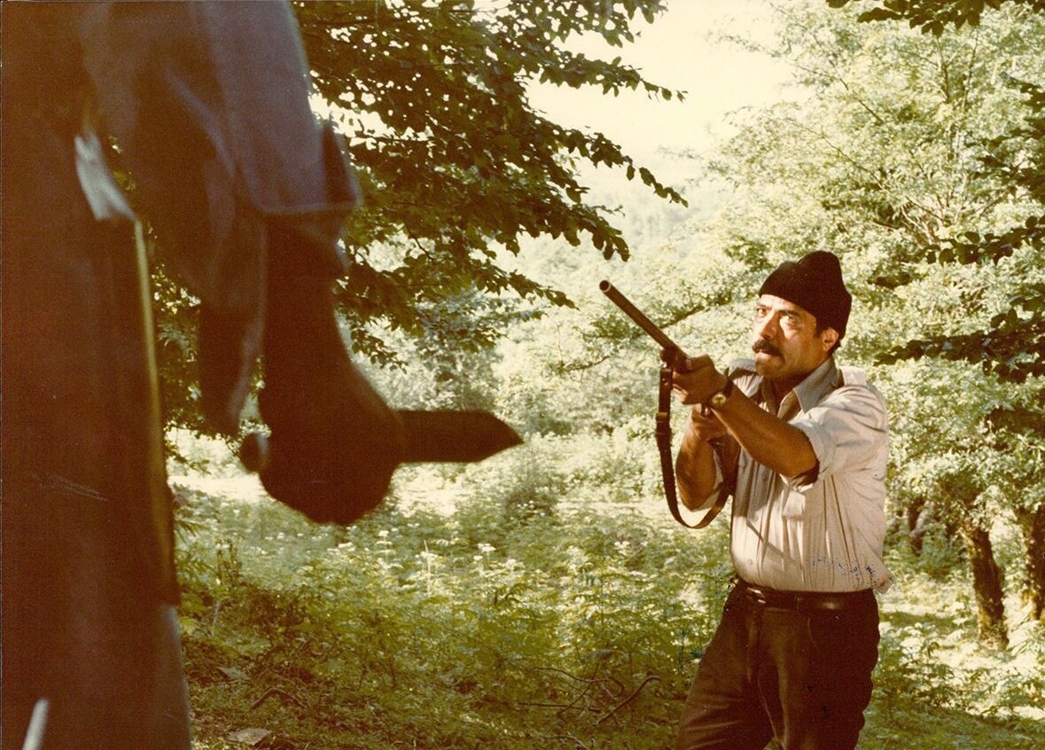 عکسها و نقشهای به یاد ماندنی از اکبرزنجانپور | از «مرگ سفید» تا «پل خواب»