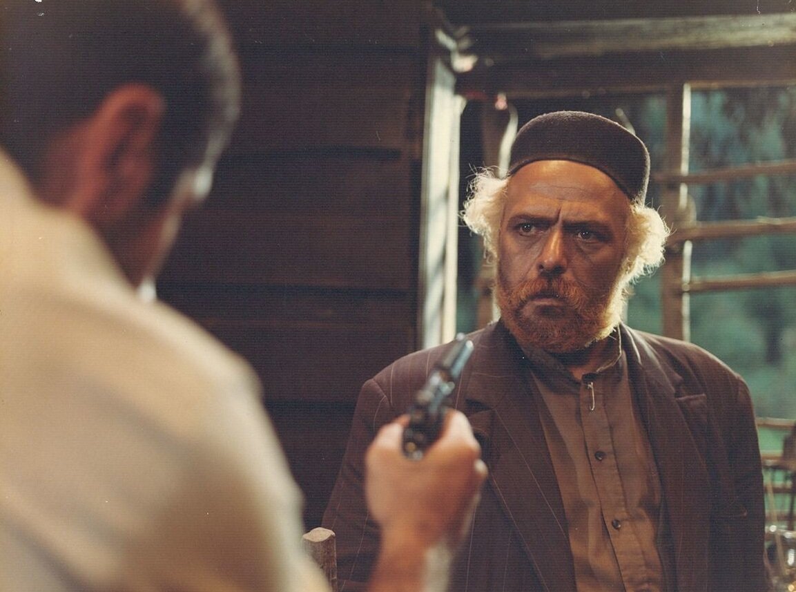 عکسها و نقشهای به یاد ماندنی از اکبرزنجانپور | از «مرگ سفید» تا «پل خواب»