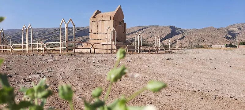 گور دختر؛ آرامگاهی شبیه به آرامگاه کوروش کبیر در بوشهر