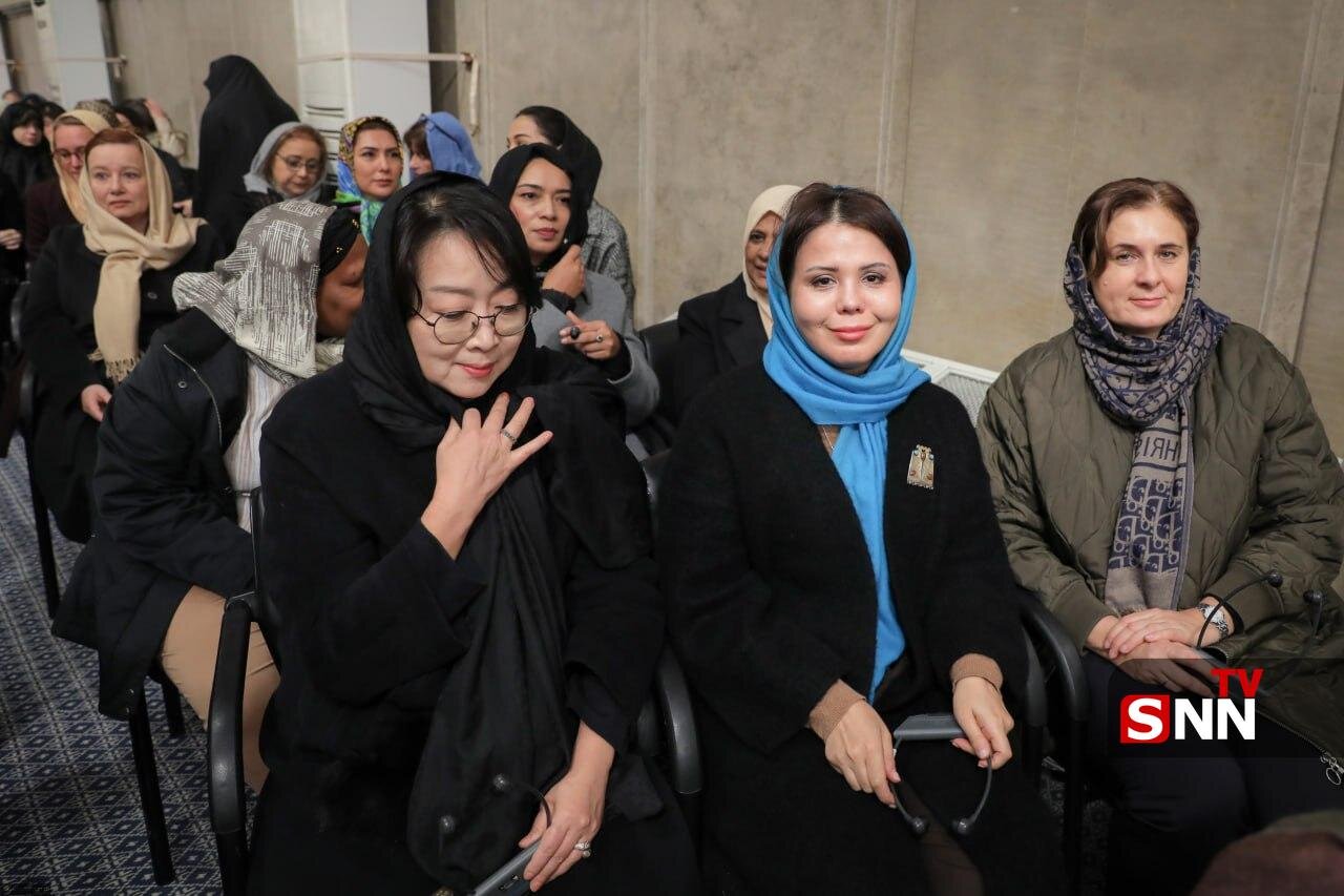 زنان میهمان خارجی در دیدار بانوان با رهبر انقلاب | عکس