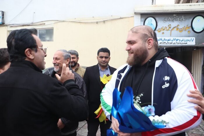 اولین تصویر از هرکول ایرانی در زادگاهش | لحظه استقبال از قویترین مرد جهان در قائمشهر