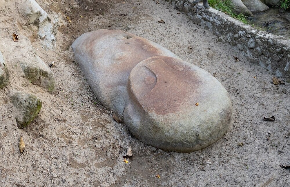 مجسمههای رازآلود دره بادا در اندونزی | عکس