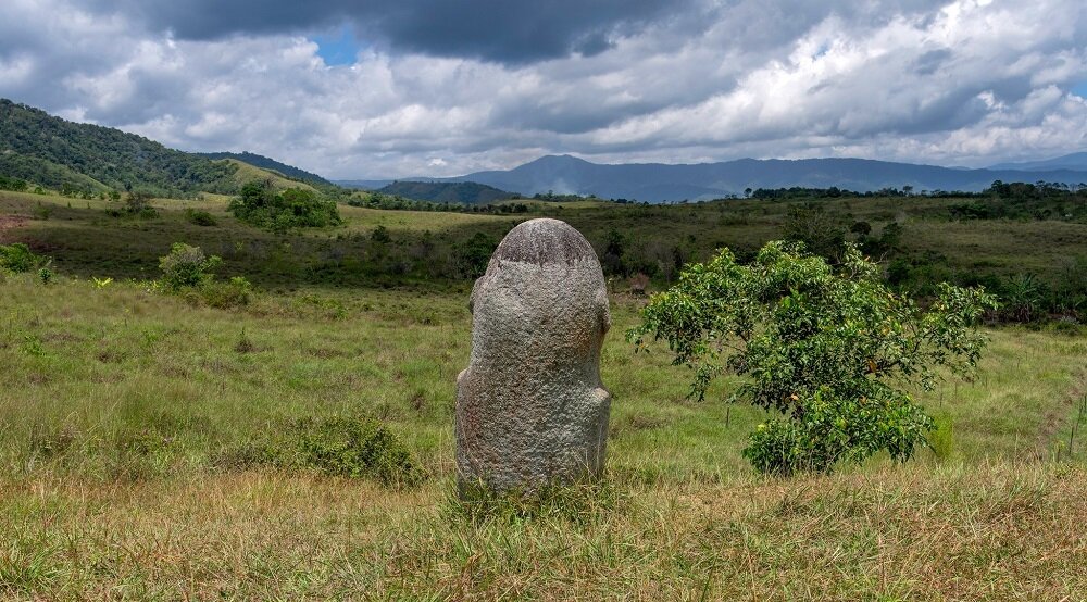 مجسمههای رازآلود دره بادا در اندونزی | عکس