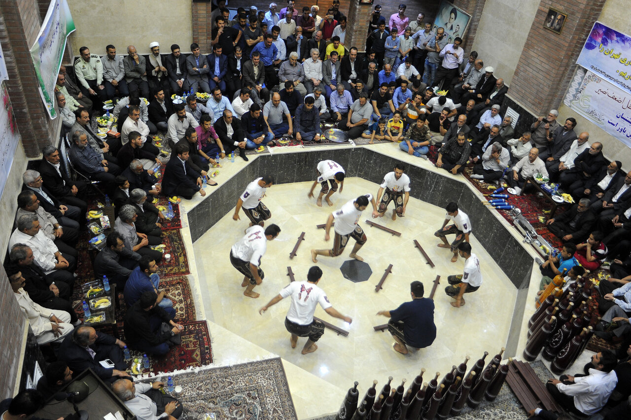 نوجوانی که مرشد زورخانه شد + تصاویر