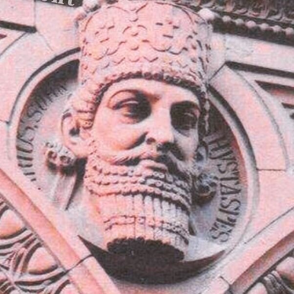 سردیس داریوش هخامنشی در ساختمان پست برلین! عکس