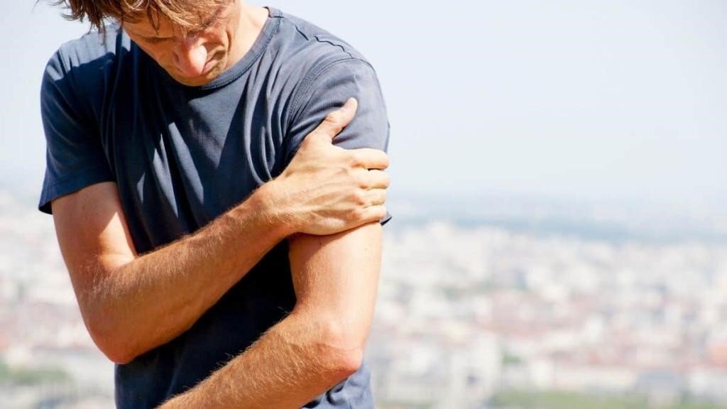 شایع ترین دلایل درد دست چپ و روش درمان آن