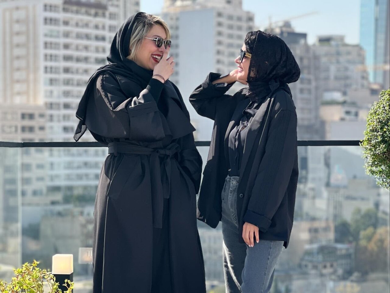 استایل مشکی بهرام افشاری و خانم بازیگر فیلم جدیدش | ببینید