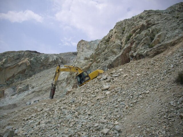 معماری ماندگار با سنگ سبز معدن فرحزاد