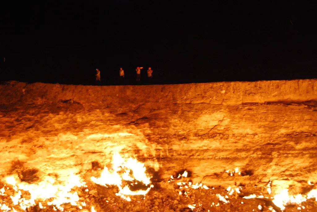 چرا این دروازههای جهنم بعد از ۵۰ سال همچنان شعلهور هستند؟