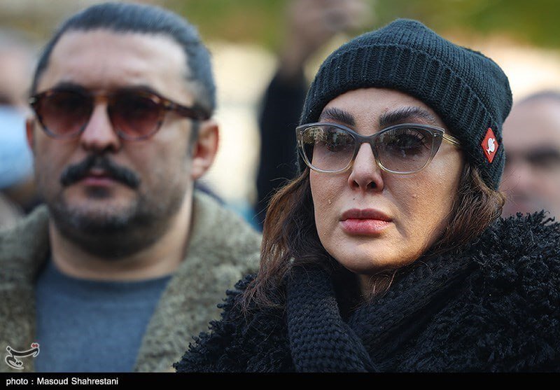 اشکهای لیلا بلوکات در مراسم تشییع ژاله علو | عکس