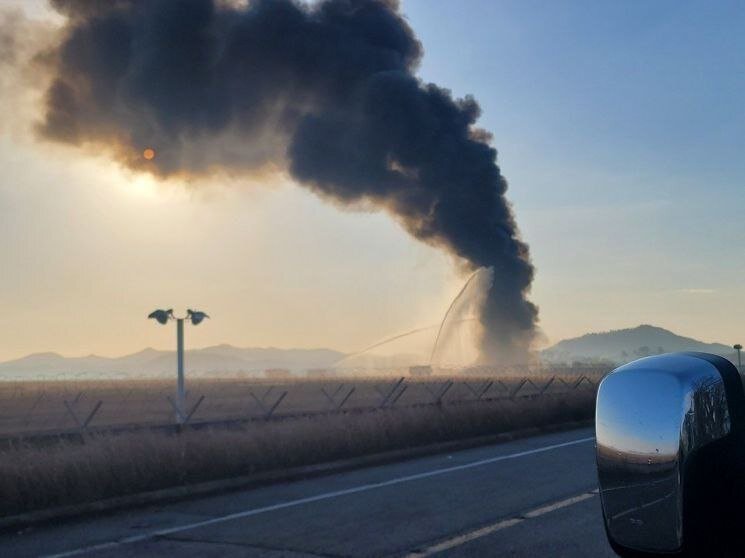 واضح ترین تصاویر از لحظه وقوع سانحه هولناک برای هواپیمای مسافربری کره جنوبی | ویدئو