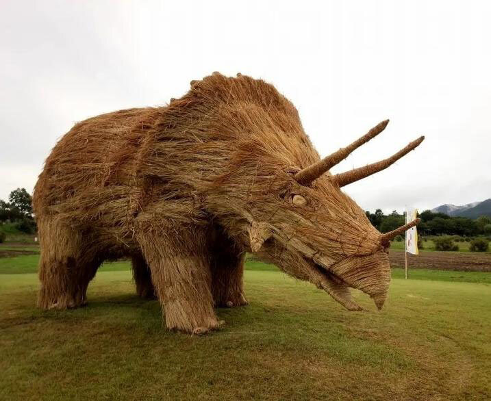 خلاقیت و هنر در باغوحش هیولاهای «حصیری»! | تصاویر