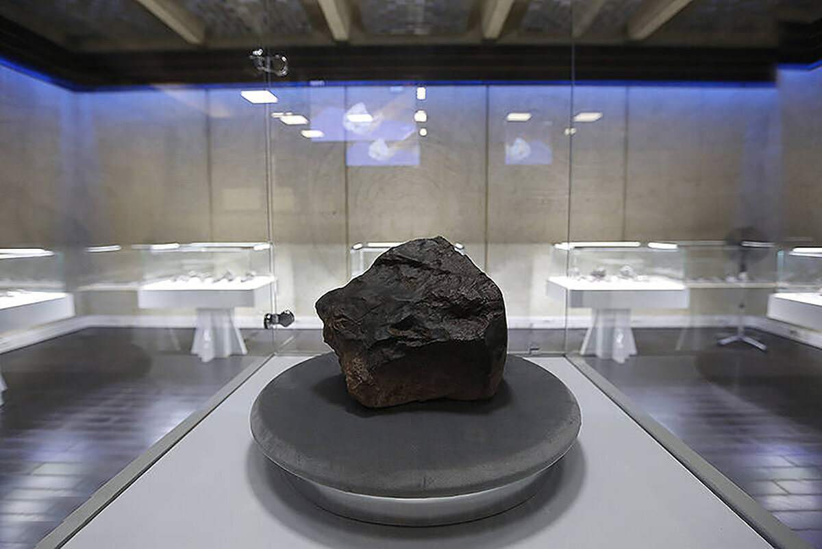 گردش در برجی به بلندای تاریخ