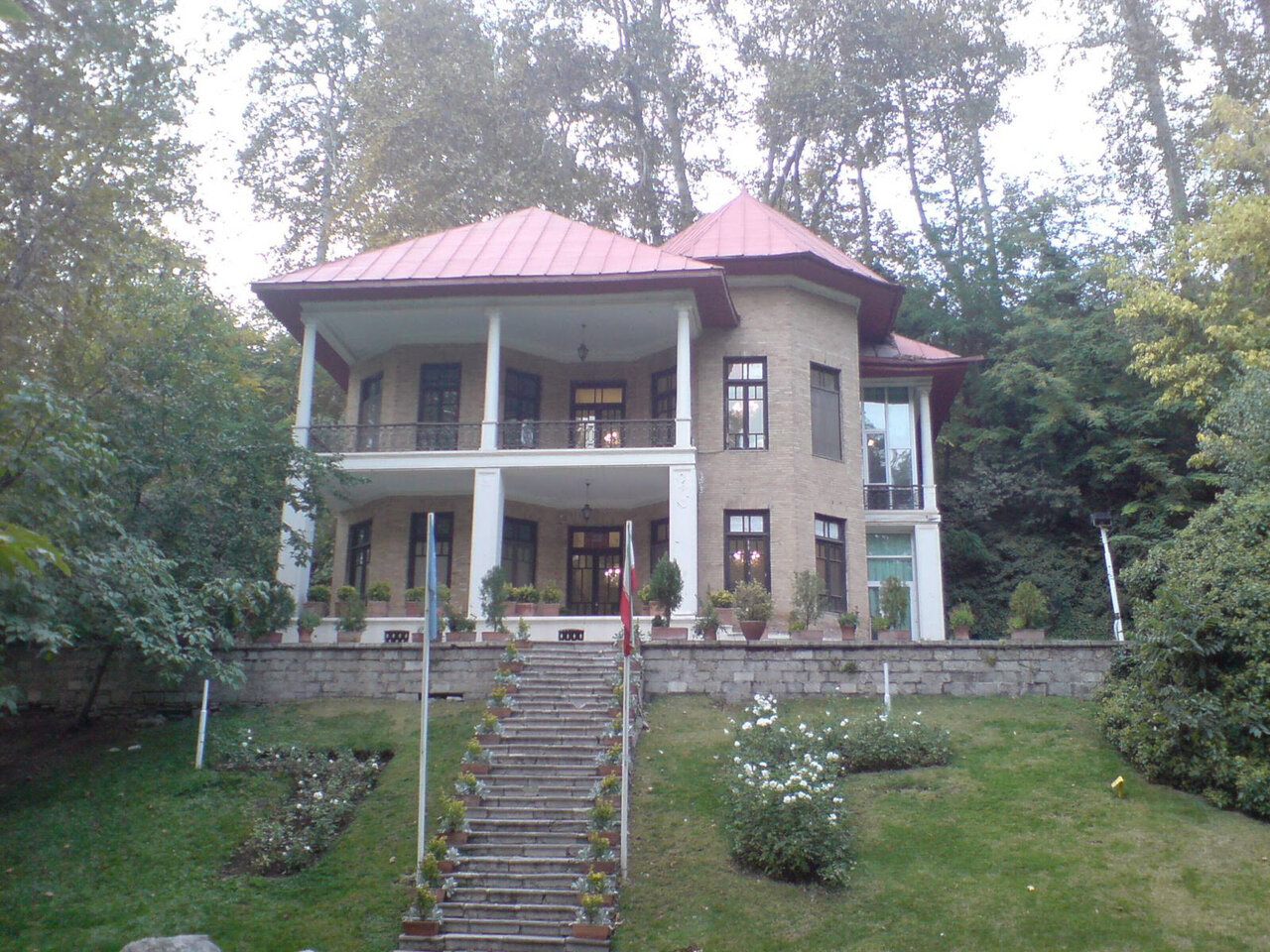 کدام کاخهای تاریخی سعدآباد برای گرفتن عکس یادگاری مناسب اند؟