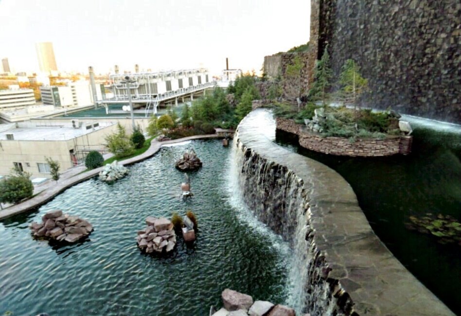 گردش در بزرگترین آبشار دستساز کشور در تهران