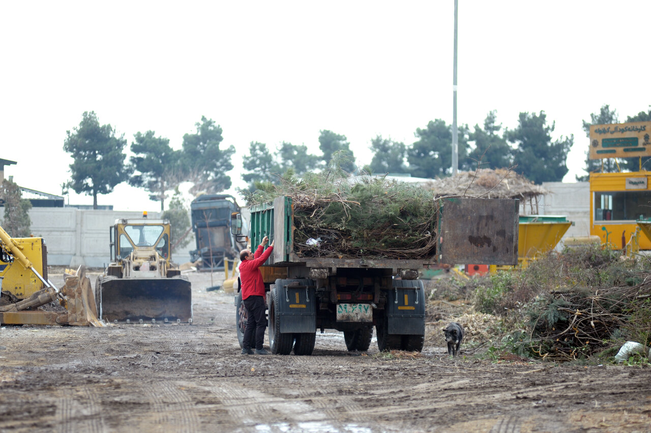 در مرکز پسماند متفاوت شهرداری تهران چه میگذرد؟ | بوی خوش پسماند